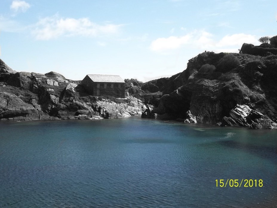 photographie partiellement en couleurs et partiellement en noir et blanc